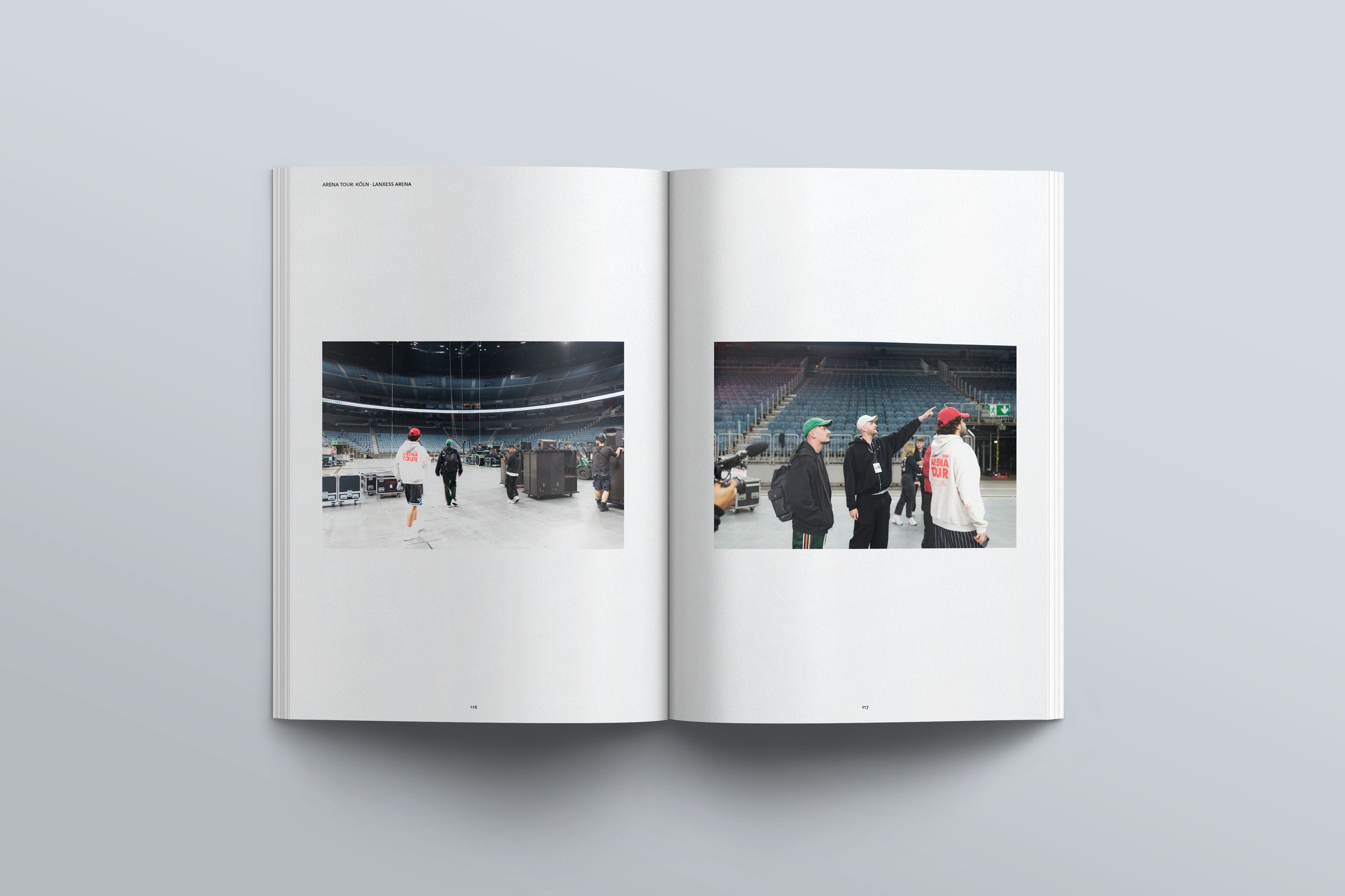 Signiertes Arena Tour 2025 Fotobuch