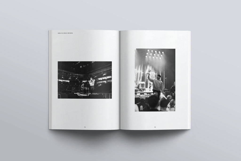 Signiertes Arena Tour 2025 Fotobuch