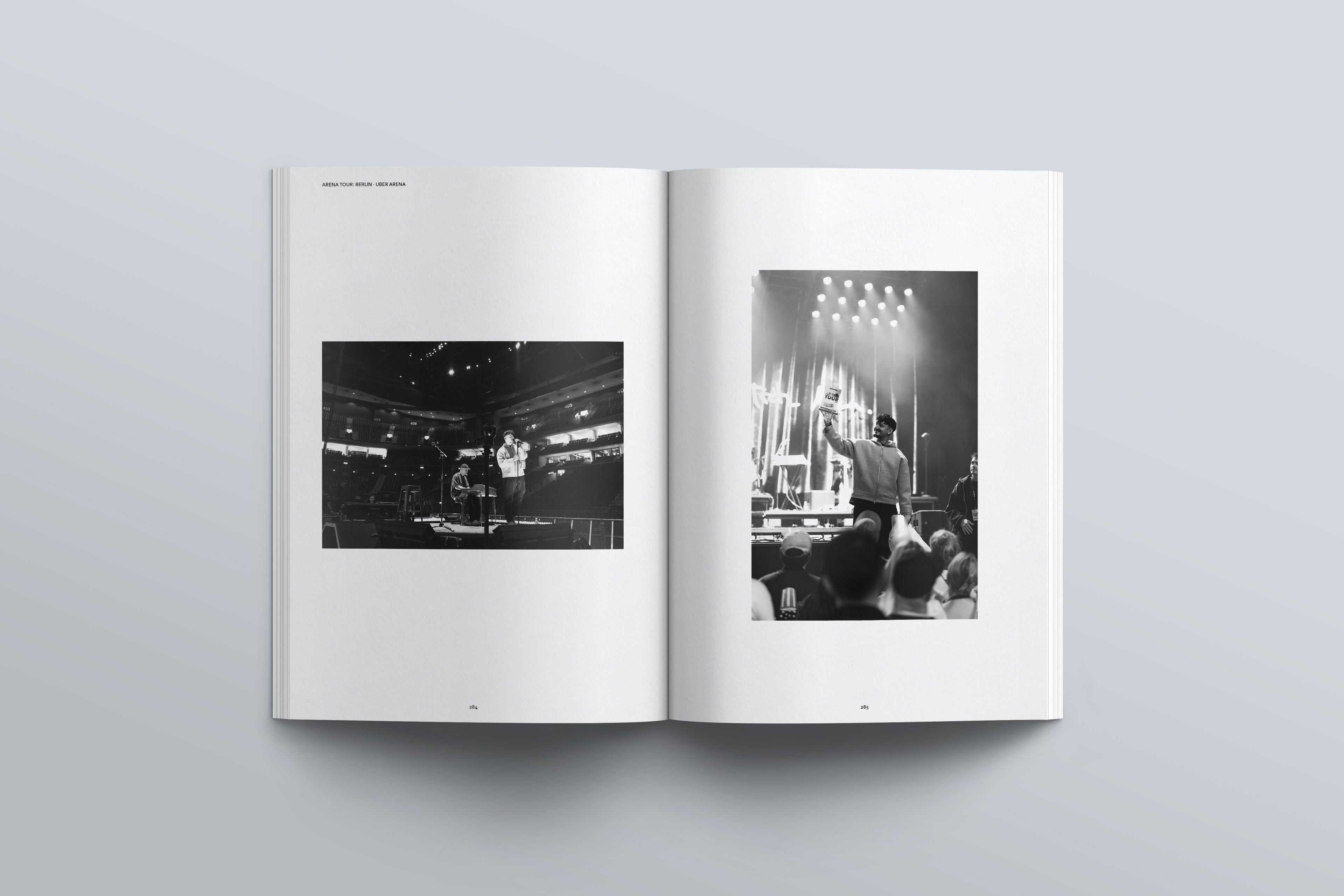 Signiertes Arena Tour 2025 Fotobuch