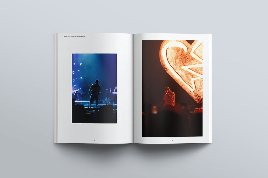 Signiertes Arena Tour 2025 Fotobuch